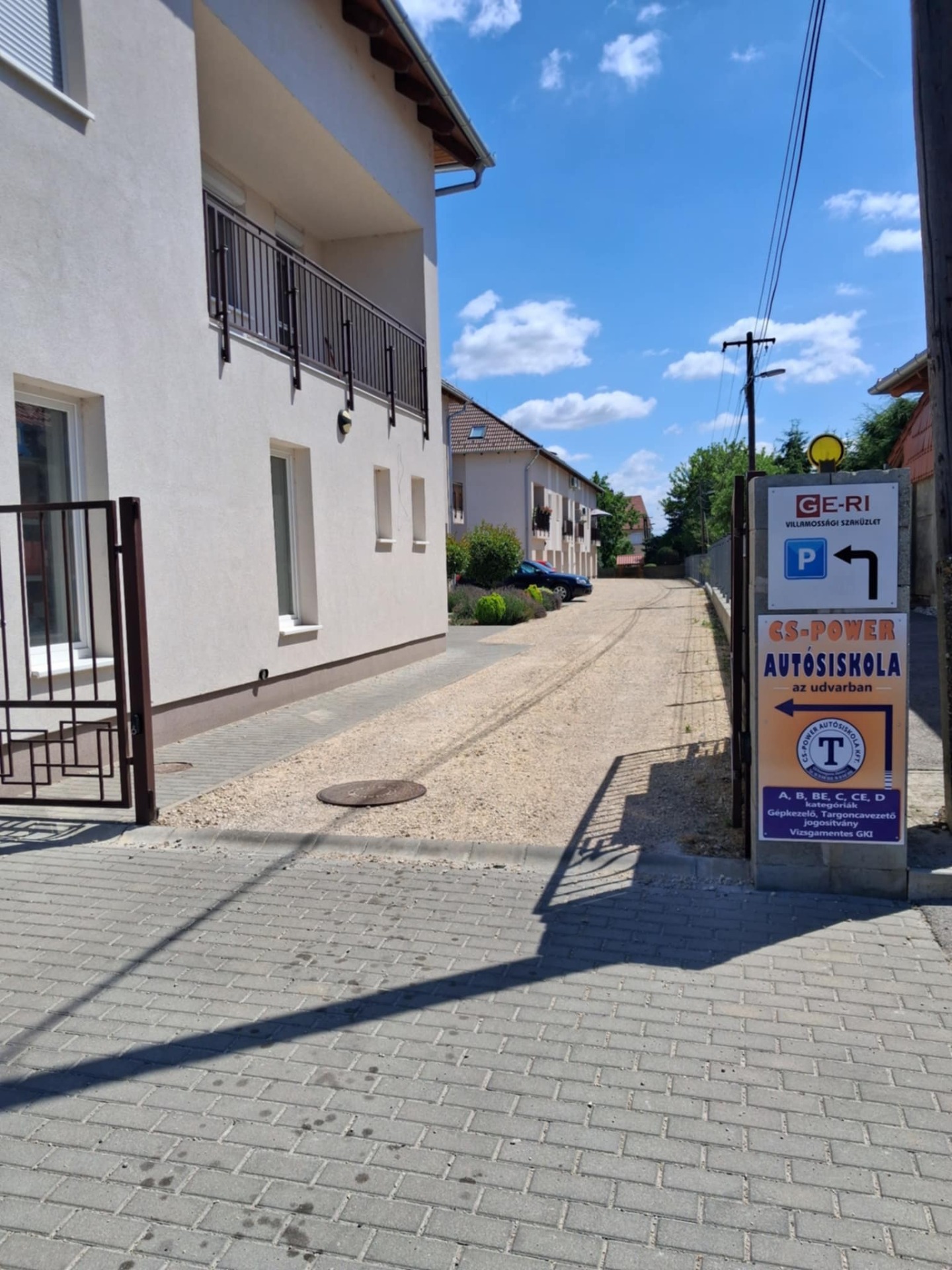 9300 Csorna Erzsébet Királyné u 52.